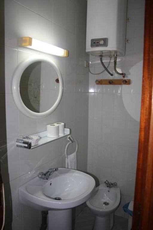 Hostal Bar Frances Guillena Room photo